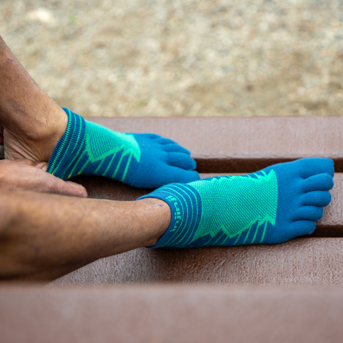 Injinji RUN LIGHTWEIGHT MINI-CREW – Fünf-Zehen-Laufsocken, Pacific Blue, Größe M